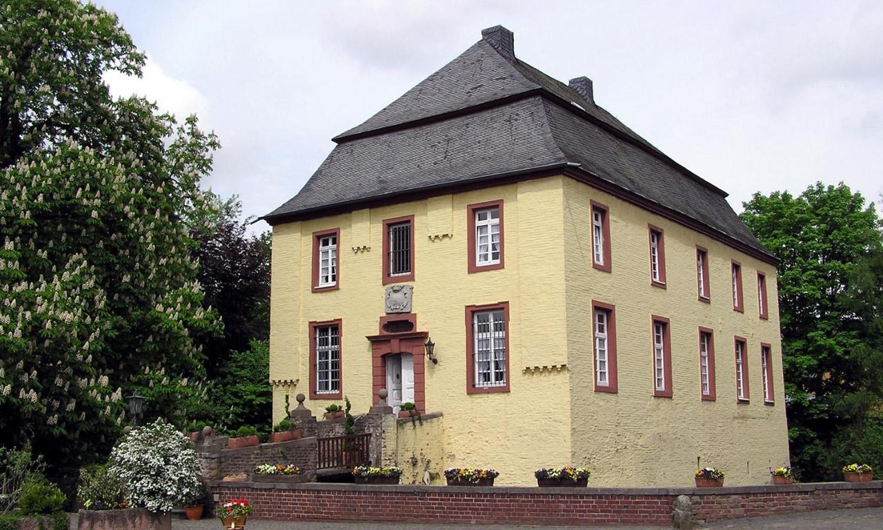 Charmante Ferienwohnungen Auf Reitstall Wasserburg Anstel - Ein Ort Zum Wohlfuehlen Und Entspannen Rommerskirchen 외부 사진