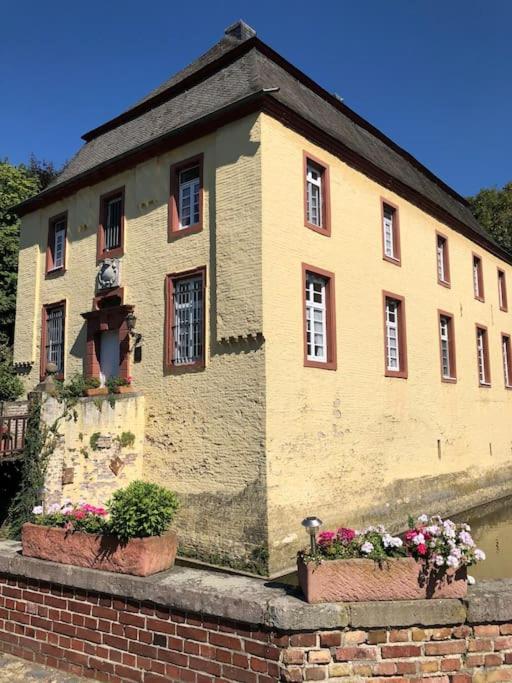 Charmante Ferienwohnungen Auf Reitstall Wasserburg Anstel - Ein Ort Zum Wohlfuehlen Und Entspannen Rommerskirchen 외부 사진